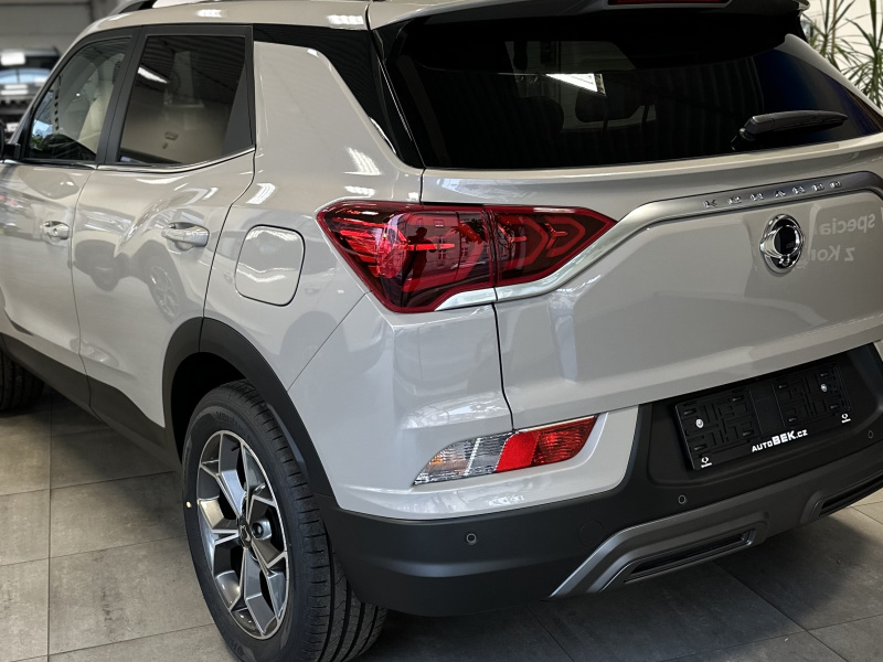 KGM Korando EBL FWD AT 1