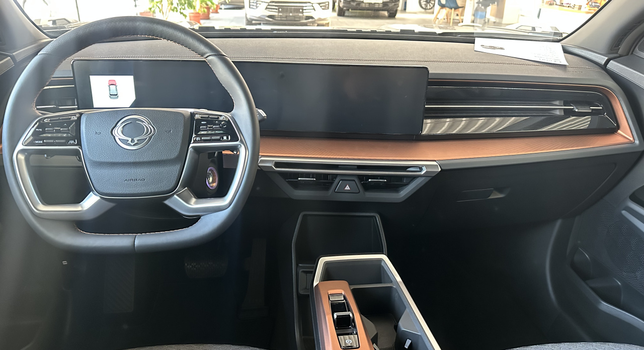 KGM Torres Club+ FWD AT EBL