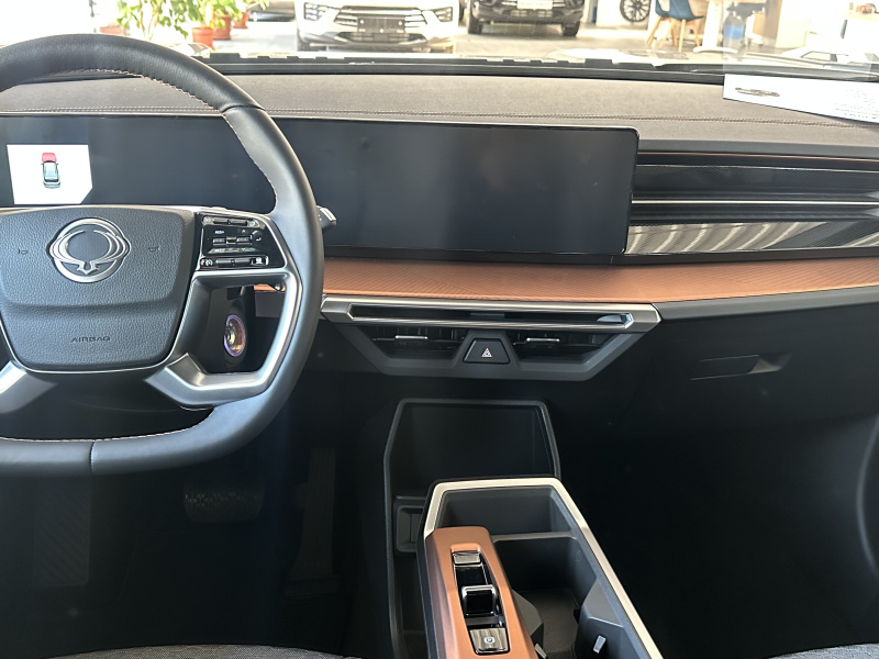 KGM Torres Club+ FWD AT EBL