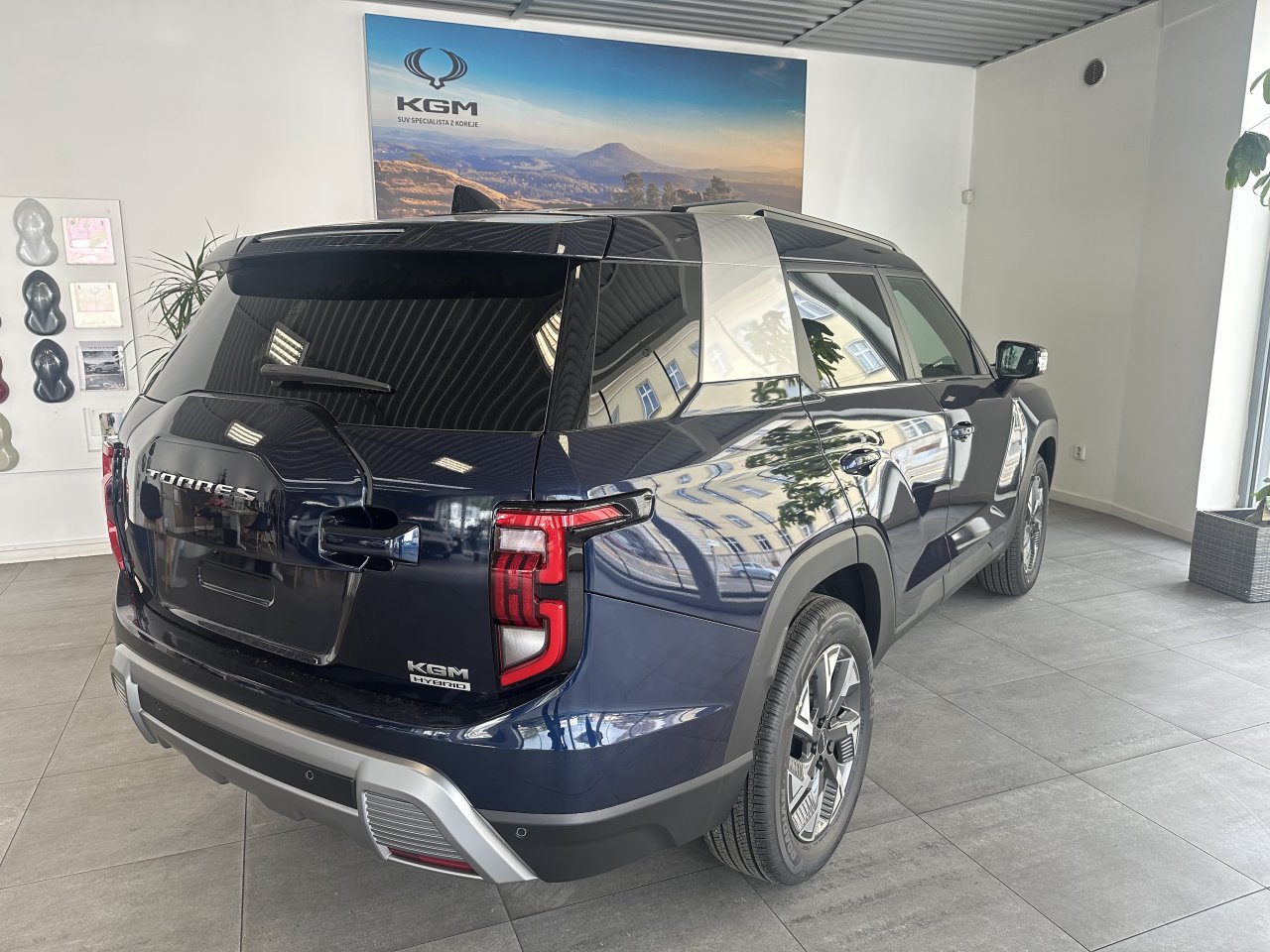 KGM Torres HEV Style FWD AT BAS E16