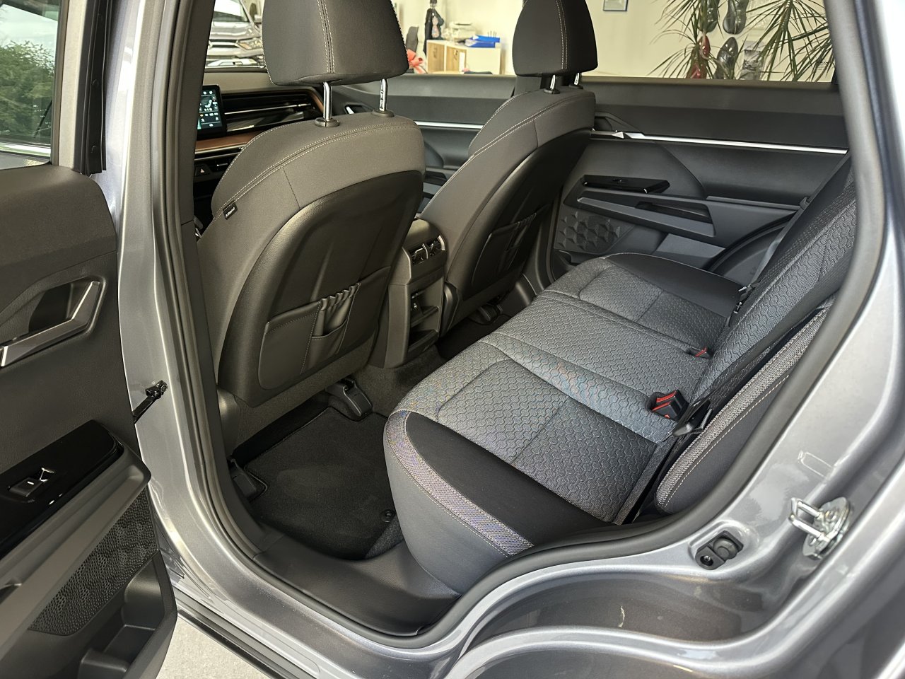 KGM Torres HEV Style FWD AT WAA