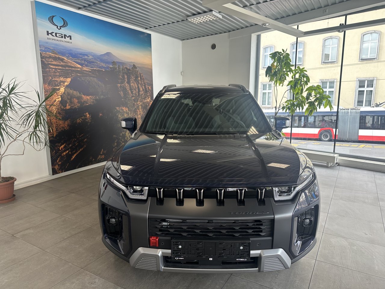 KGM Torres Style FWD AT BAS E16